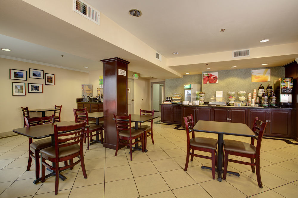 Quality Inn & Suites Reno Airport Экстерьер фото